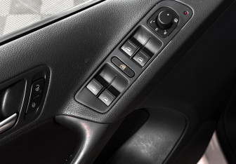 Подержанный автомобиль Volkswagen Tiguan 2012 года (10 фото)