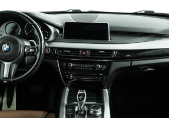Подержанный автомобиль BMW X5 2017 года (14 фото)