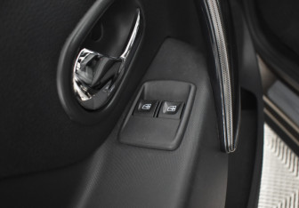 Подержанный автомобиль Renault Sandero 2019 года (18 фото)
