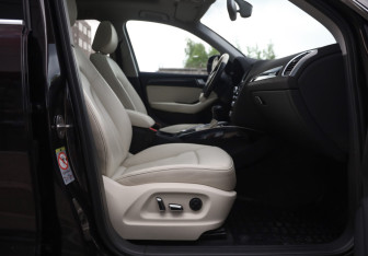 Подержанный автомобиль Audi Q5 2013 года (23 фото)
