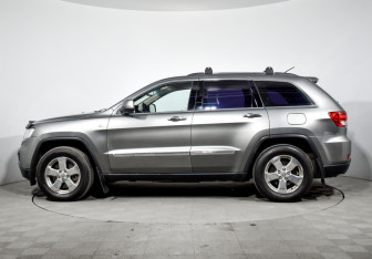 Подержанный автомобиль Jeep Grand Cherokee 2012 года (8 фото)