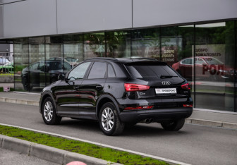 Подержанный автомобиль Audi Q3 2015 года (8 фото)