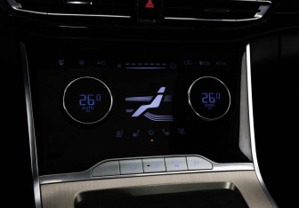 Подержанный автомобиль Exeed VX 2022 года (14 фото)