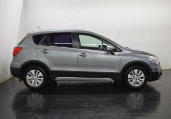 Подержанный автомобиль Suzuki SX4 Hatchback 2014 года (4 фото)