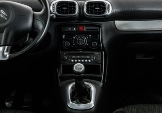 Подержанный автомобиль Citroen C3 Picasso 2009 года (11 фото)