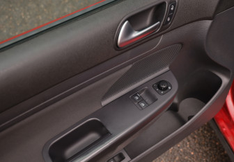 Подержанный автомобиль Volkswagen Golf Hatchback 2008 года (13 фото)