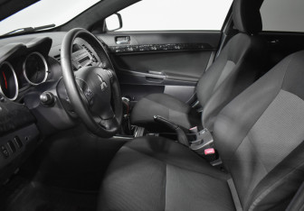 Подержанный автомобиль Mitsubishi Lancer Sedan 2008 года (10 фото)