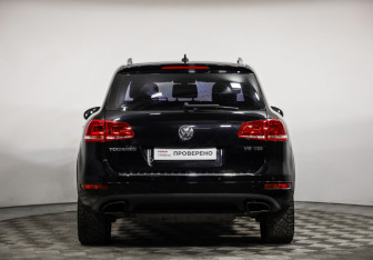 Подержанный автомобиль Volkswagen Touareg 2012 года (6 фото)