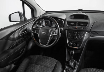 Подержанный автомобиль Opel Mokka 2013 года (9 фото)
