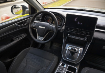 Подержанный автомобиль Haval M6 2023 года (10 фото)