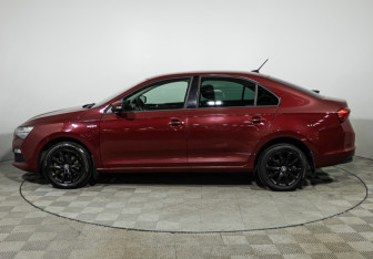 Подержанный автомобиль Skoda Rapid Liftback 2021 года (8 фото)