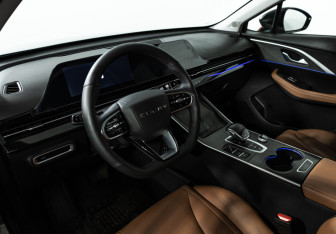 Подержанный автомобиль Omoda C5 2023 года (11 фото)