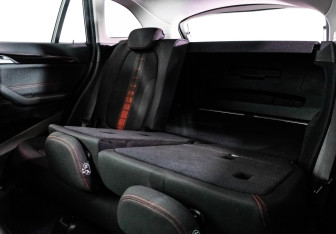 Подержанный автомобиль BMW X1 2017 года (28 фото)