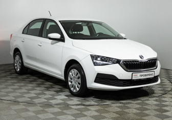 Подержанный автомобиль Skoda Rapid Liftback 2021 года (3 фото)