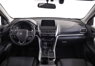 Подержанный автомобиль Mitsubishi Eclipse Cross 2019 года (9 фото)