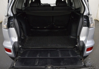 Подержанный автомобиль Mitsubishi Outlander 2012 года (20 фото)