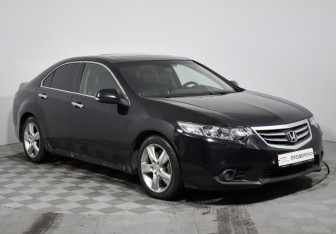 Подержанный автомобиль Honda Accord Sedan 2011 года (3 фото)