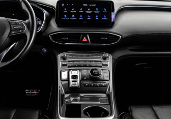 Подержанный автомобиль Hyundai Santa Fe 2020 года (16 фото)