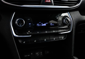 Подержанный автомобиль Hyundai Santa Fe 2019 года (14 фото)