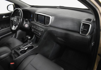 Подержанный автомобиль Kia Sportage 2018 года (12 фото)