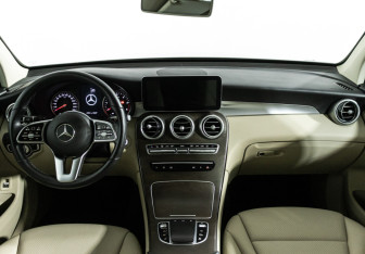 Подержанный автомобиль Mercedes-Benz GLC Coupe 2019 года (13 фото)