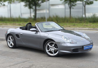 Подержанный автомобиль Porsche Boxster 2004 года (15 фото)