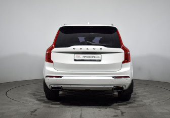 Подержанный автомобиль Volvo XC90 2015 года (6 фото)