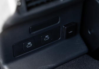 Новый Land Rover Range Rover Velar 2025 (23 фото)