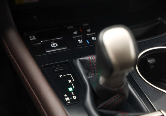Подержанный автомобиль Lexus RX 2021 года (18 фото)