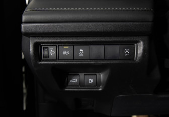 Подержанный автомобиль Toyota Camry Sedan 2024 года (17 фото)