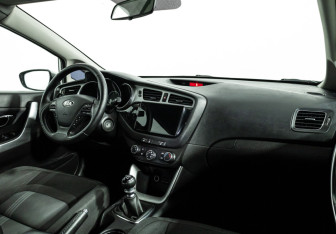 Подержанный автомобиль Kia Ceed Hatchback 2014 года (9 фото)