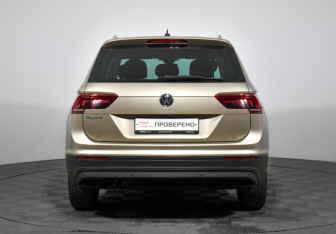Подержанный автомобиль Volkswagen Tiguan 2020 года (6 фото)