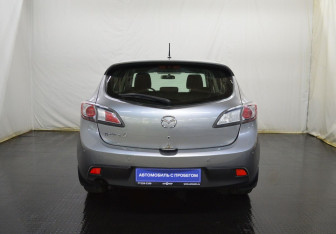 Подержанный автомобиль Mazda 3 Hatchback 2011 года (6 фото)