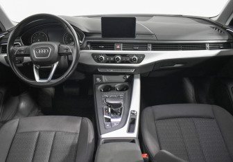 Подержанный автомобиль Audi A4 Sedan 2016 года (13 фото)