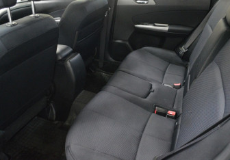 Подержанный автомобиль Subaru Forester Suv 2010 года (10 фото)