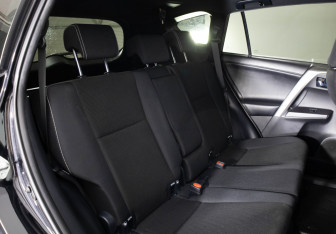 Подержанный автомобиль Toyota RAV4 2019 года (20 фото)