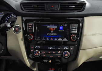 Подержанный автомобиль Nissan X-Trail 2021 года (16 фото)