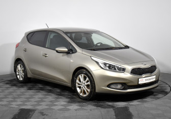 Подержанный автомобиль Kia Ceed Hatchback 2013 года (3 фото)