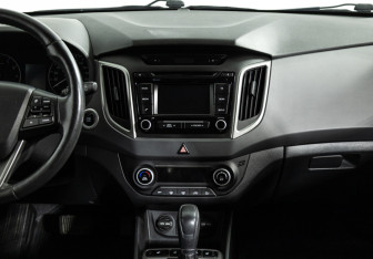Подержанный автомобиль Hyundai Creta 2017 года (14 фото)
