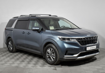 Подержанный автомобиль Kia Carnival 2021 года (3 фото)