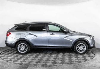 Подержанный автомобиль LADA (ВАЗ) Vesta Wagon 2021 года (4 фото)