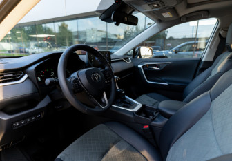 Новый Toyota RAV4 2025 (16 фото)