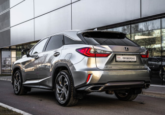 Подержанный автомобиль Lexus RX 2017 года (7 фото)