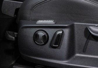 Подержанный автомобиль Volkswagen Passat Sedan 2019 года (16 фото)