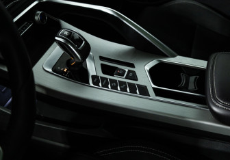 Подержанный автомобиль Geely Coolray 2022 года (20 фото)