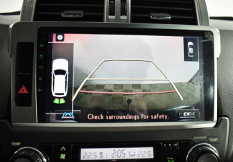 Подержанный автомобиль Toyota Land Cruiser Prado 2015 года (16 фото)