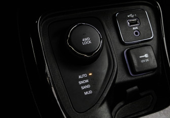 Подержанный автомобиль Jeep Compass 2018 года (17 фото)