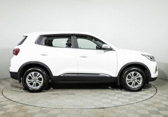 Подержанный автомобиль Chery Tiggo 4 Pro 2023 года (4 фото)