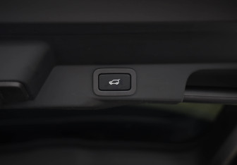 Подержанный автомобиль Land Rover Range Rover Sport 2017 года (27 фото)