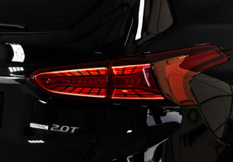 Подержанный автомобиль Hyundai Santa Fe 2018 года (32 фото)